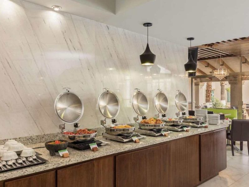 Restaurante Mezze Double Tree By Hilton