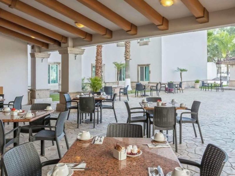 Restaurante Mezze Double Tree By Hilton