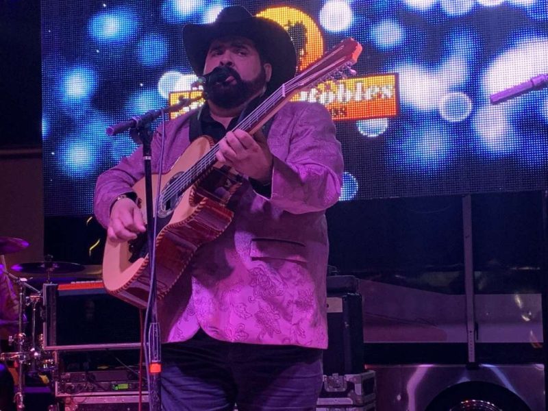 Salomón Robles y sus Legendarios