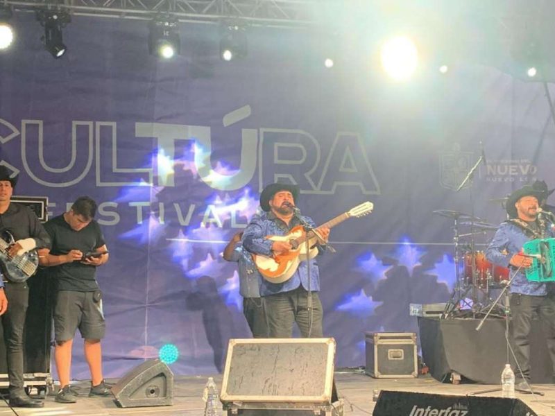 Salomón Robles y sus Legendarios
