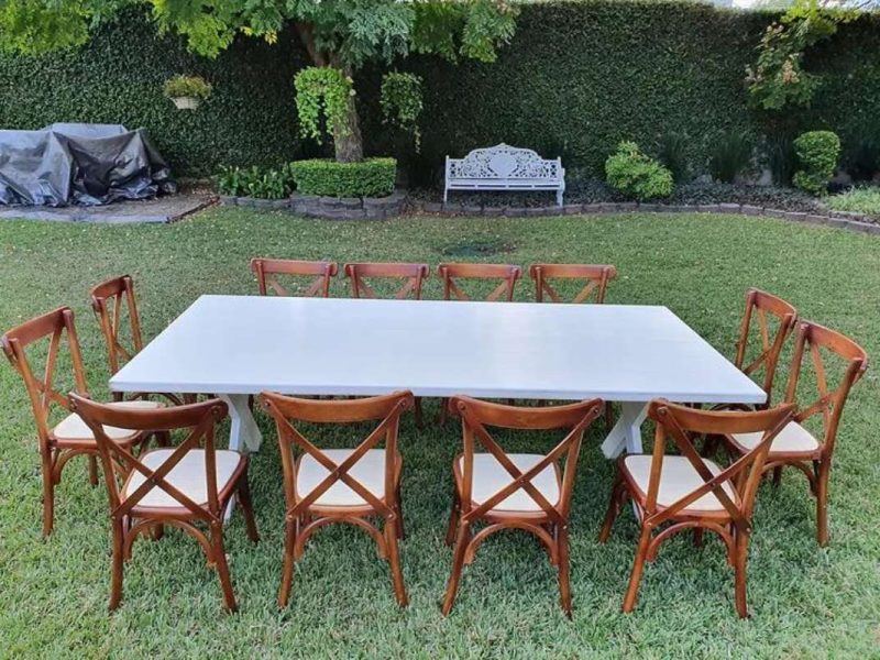 Renta de Mesa Rectangular Color Blanco de Madera para Eventos