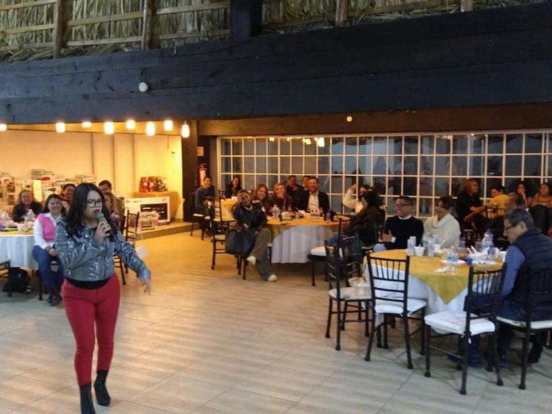 Priscila Santillano Comediante