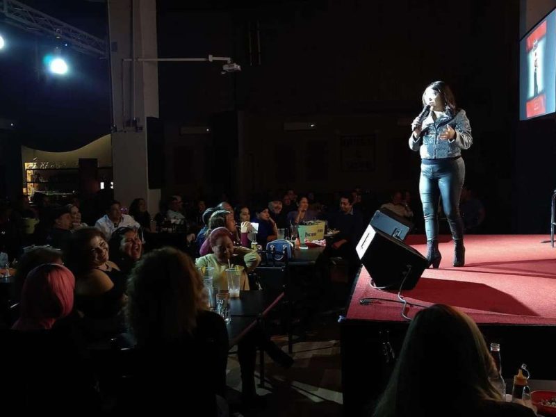 Priscila Santillano Comediante