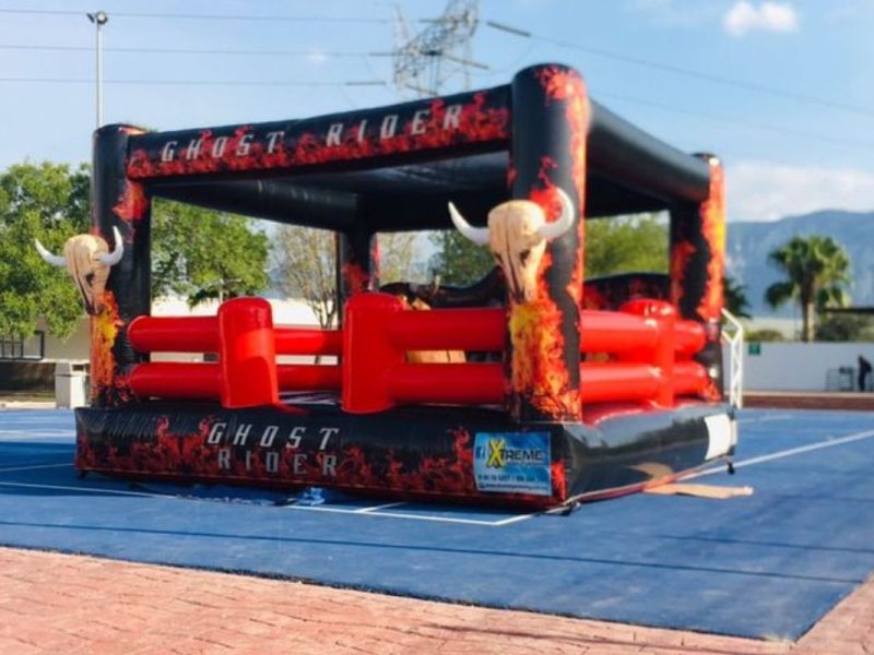 Renta de Toro Mecánico con Techo