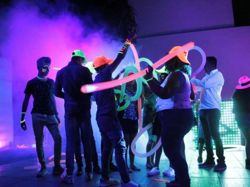 Maquillaje Neon para Bodas y XV años