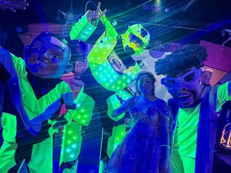 Show con Personajes para Bodas y XV años