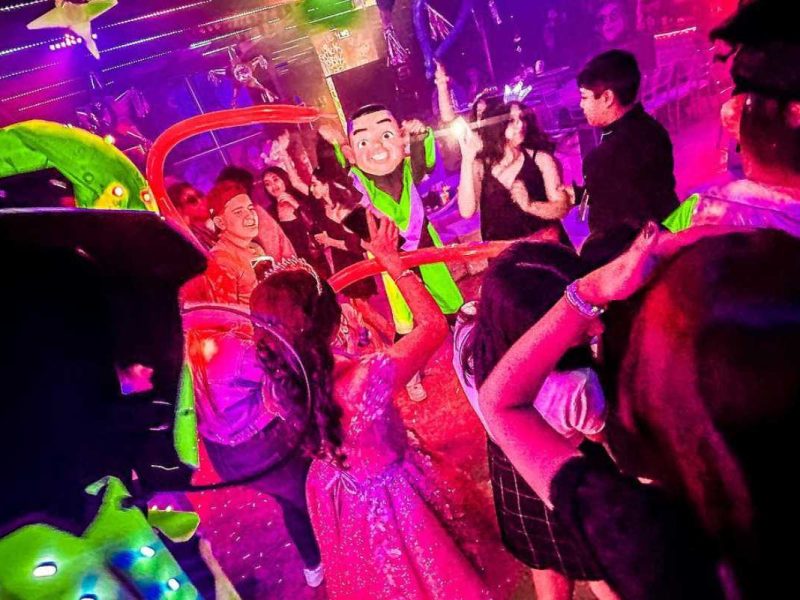 Show con Personajes para Bodas y XV años