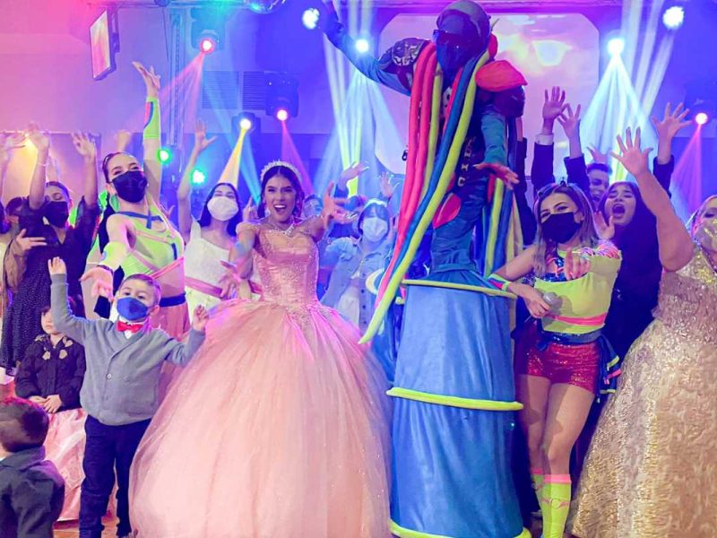 Show con Personajes para Bodas y XV años