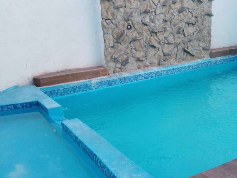 Quinta Love Details