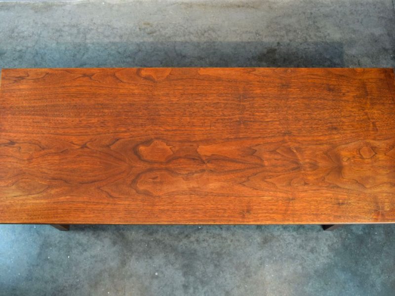 Renta de Mesa Madera Vintage Rectangular en Saltillo