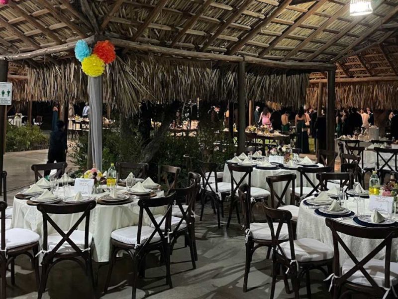 Salón Los Adobes