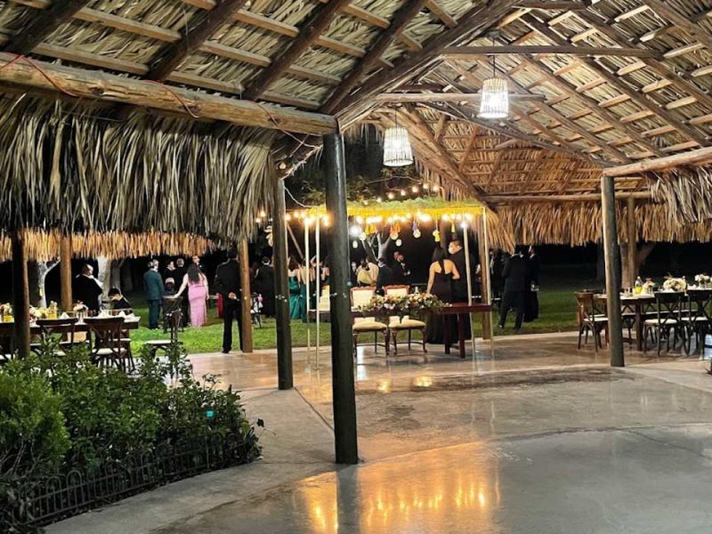 Salón Los Adobes