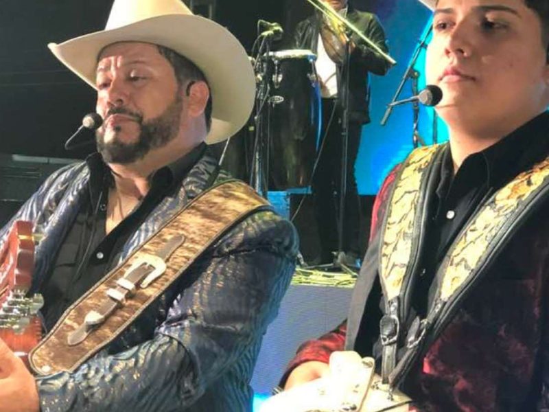 Isaias Lucero Cantante