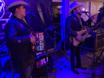 Isaias Lucero Cantante