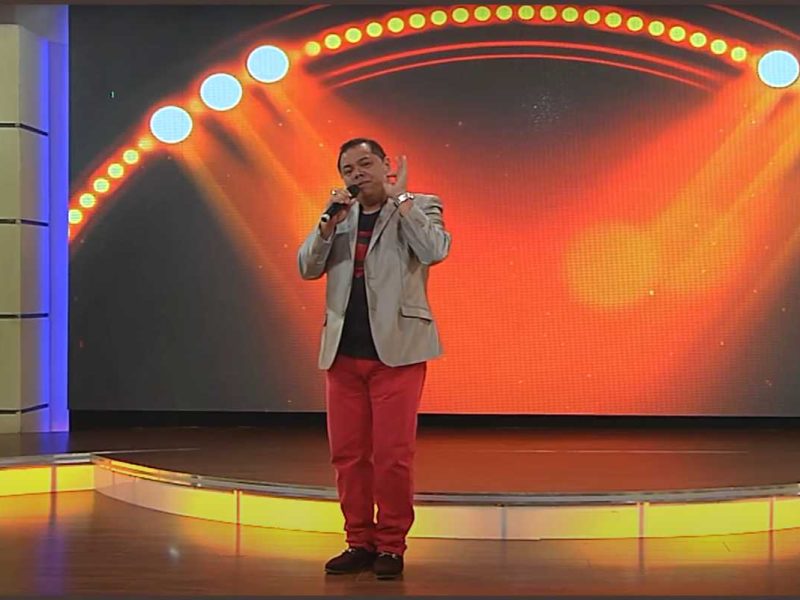 Show cómico con imitación seria de Juan Gabriel, Vicente Fernández, Mijares, José José y muchos más.
