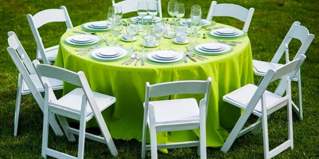 Paquete De Mesa Con 10 Sillas Avant Garden Blancas Y Mantel En Renta