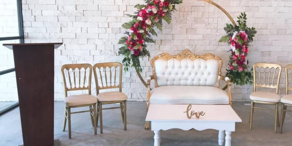 Atril para el Juez Civil Renta de Mobiliario y Decoración