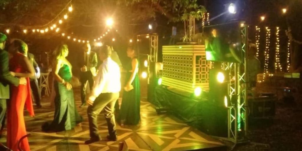 Barra De Bebidas Con Alcohol Ideal Para Bodas