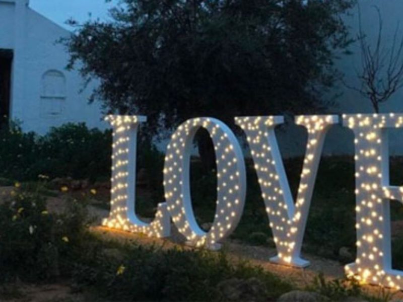 Renta de Letras Gigantes Decorativas