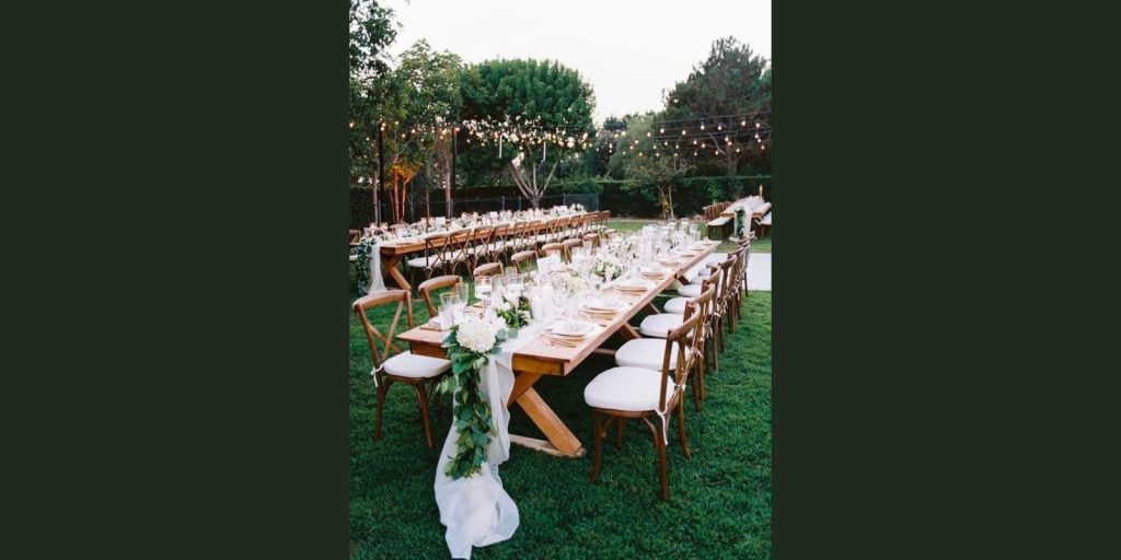 Renta de Mesa Rectangular De Madera Con Base Cruzada