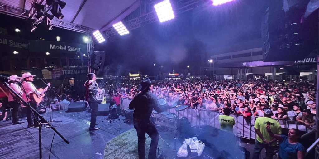 Grupo Paco Barrón y sus Norteños Clan