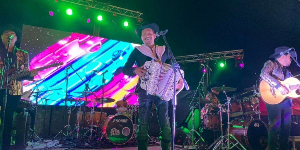 Grupo Paco Barrón y sus Norteños Clan