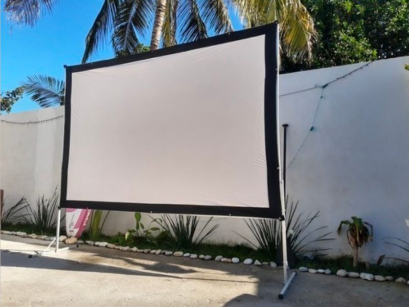 Renta de Pantalla Y Proyector