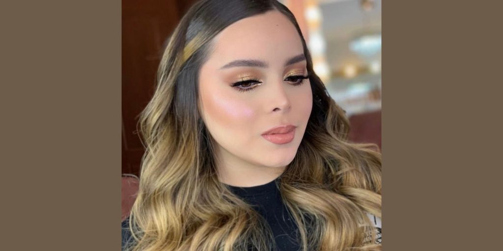 Peinado Suelto Y Maquillaje