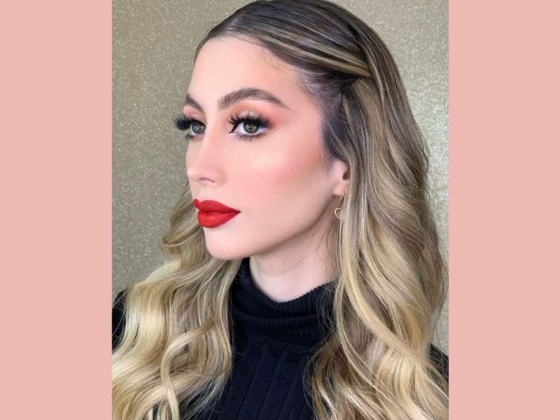 Peinado Suelto Y Maquillaje