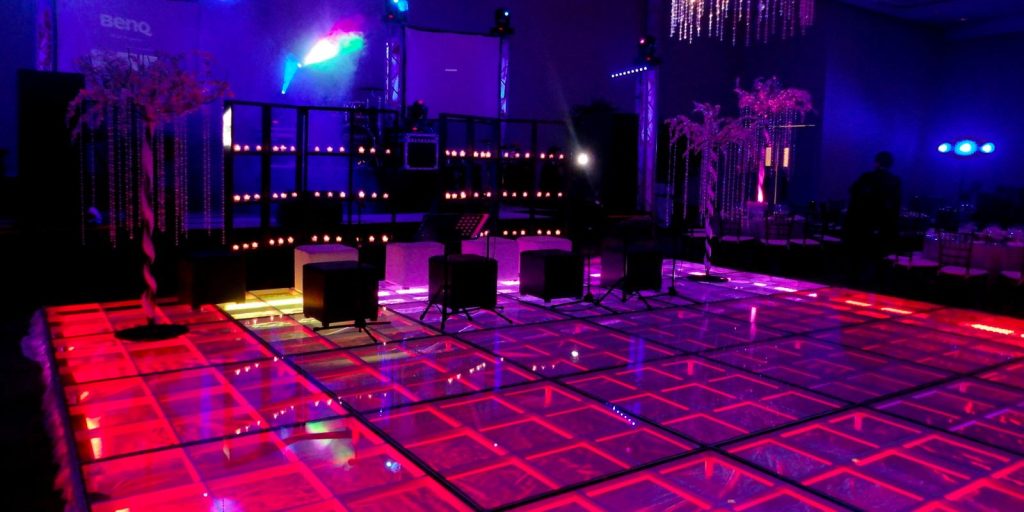 Renta de Pista De Cristal Iluminada