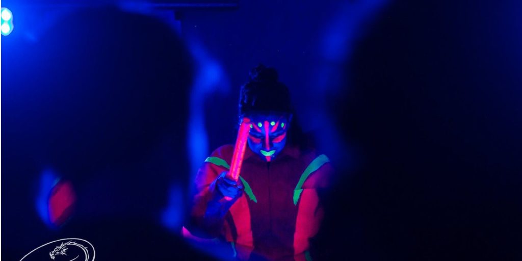 Show de Acrobacias "Fiesta Neón"