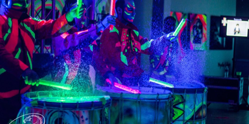 Show de Acrobacias "Fiesta Neón"