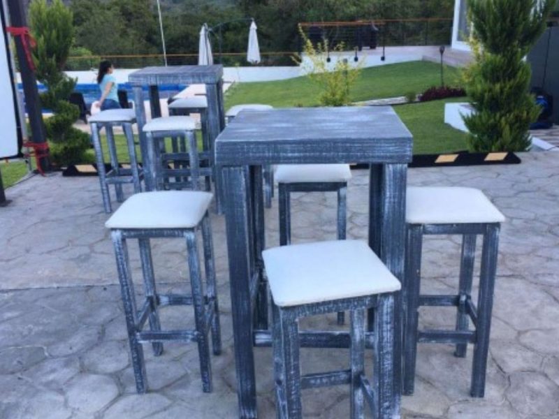 Set de Mesas y Sillas Estilo Bar