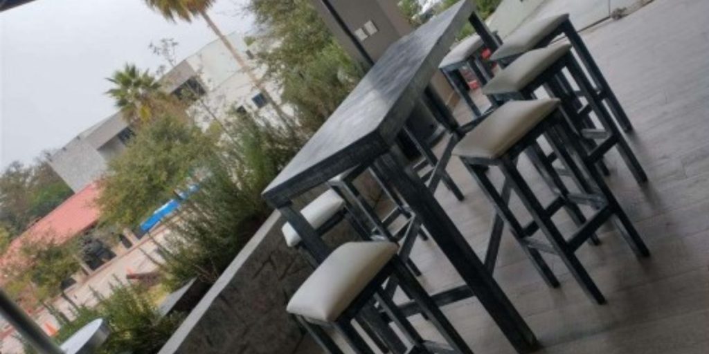 Set de Mesas y Sillas Estilo Bar
