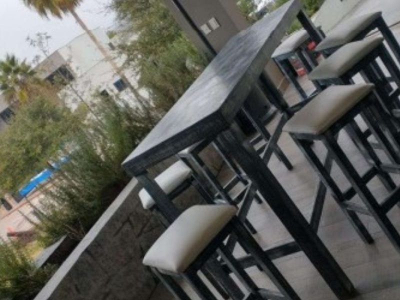 Set de Mesas y Sillas Estilo Bar