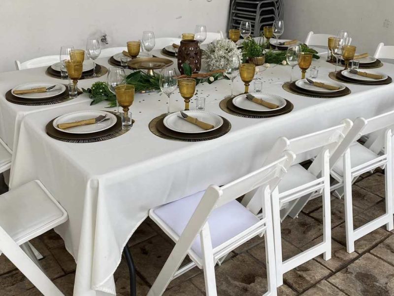 Renta de Mesas (Incluyen 10 Sillas Banqueteras o Avant Garde y Mantel)