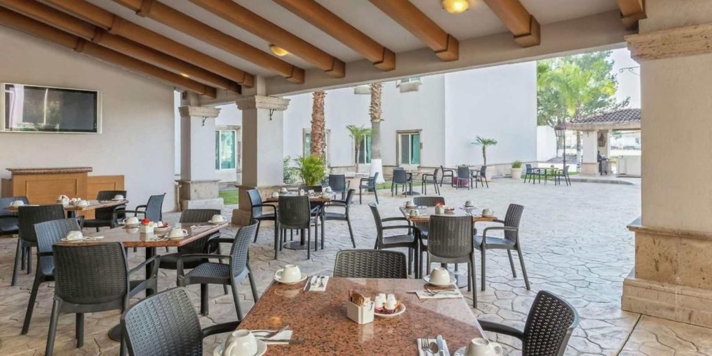 Restaurante Mezze Double Tree By Hilton