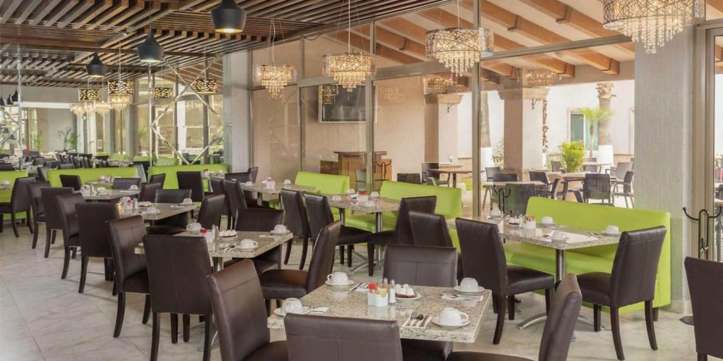 Restaurante Mezze Double Tree By Hilton