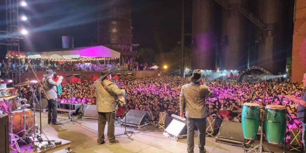 Salomón Robles y sus Legendarios