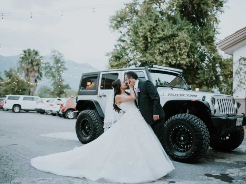 Renta de Jeep Para Bodas y XV años