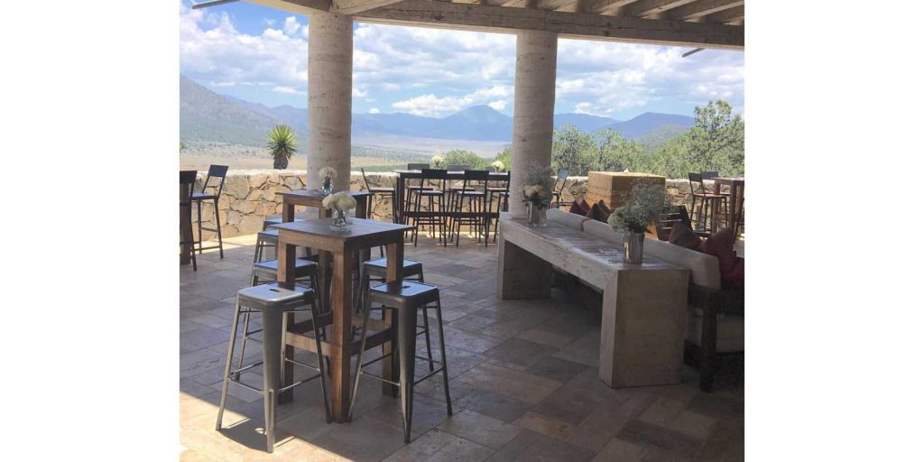 Renta Juego de Mesas y Sillas Altas Color Negro