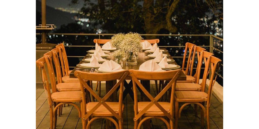 Renta Mesa Rectangular de Nogal