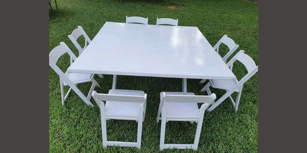 Renta de Mesa Cuadrada de Madera Color Blanco para Eventos