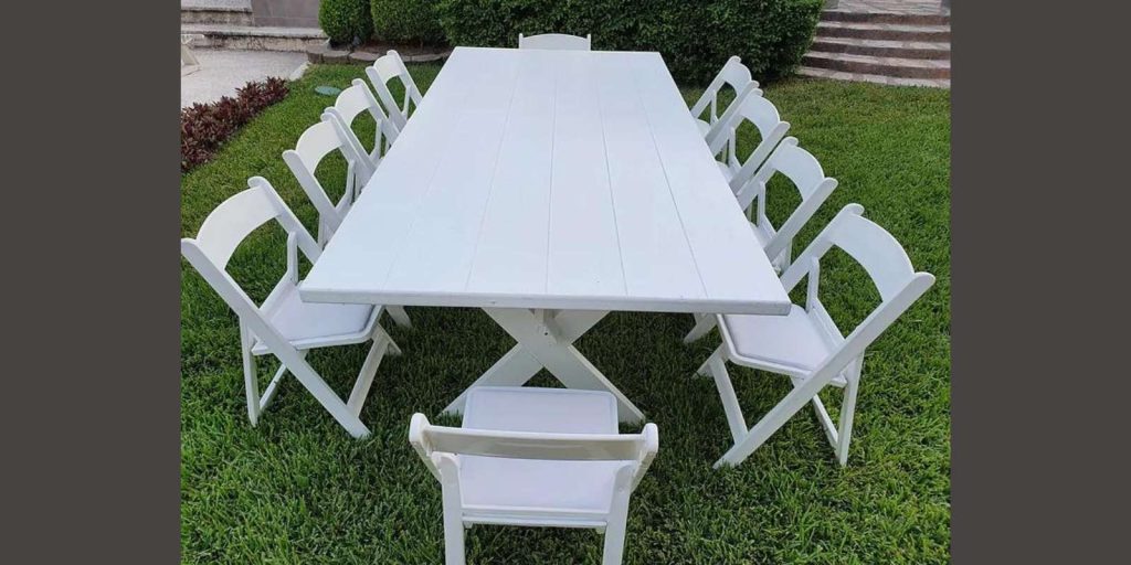 Renta de Mesa Rectangular Color Blanco de Madera para Eventos
