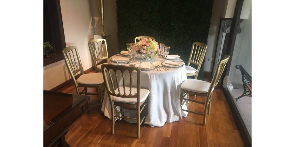 Renta de Silla Dorada