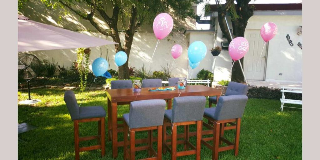 Renta de Mesa Cuadrada de Madera