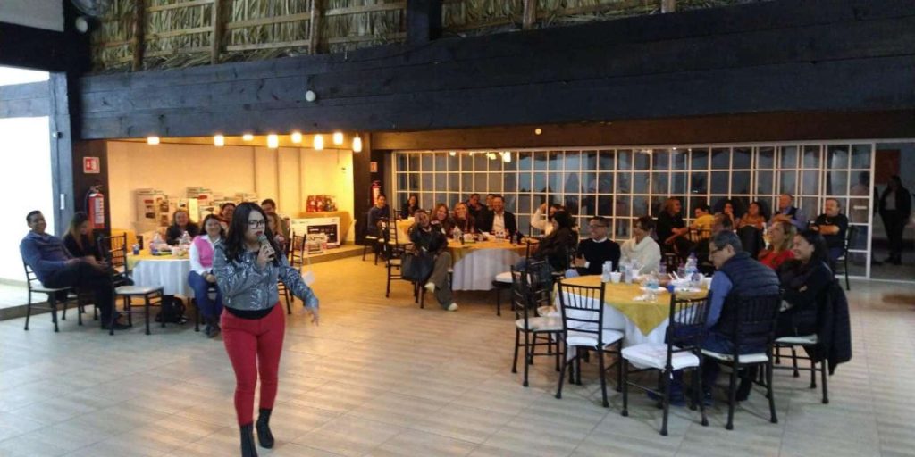 Priscila Santillano Comediante