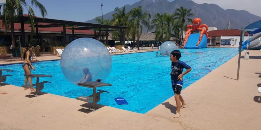 Renta de 2 Esferas Acuáticas