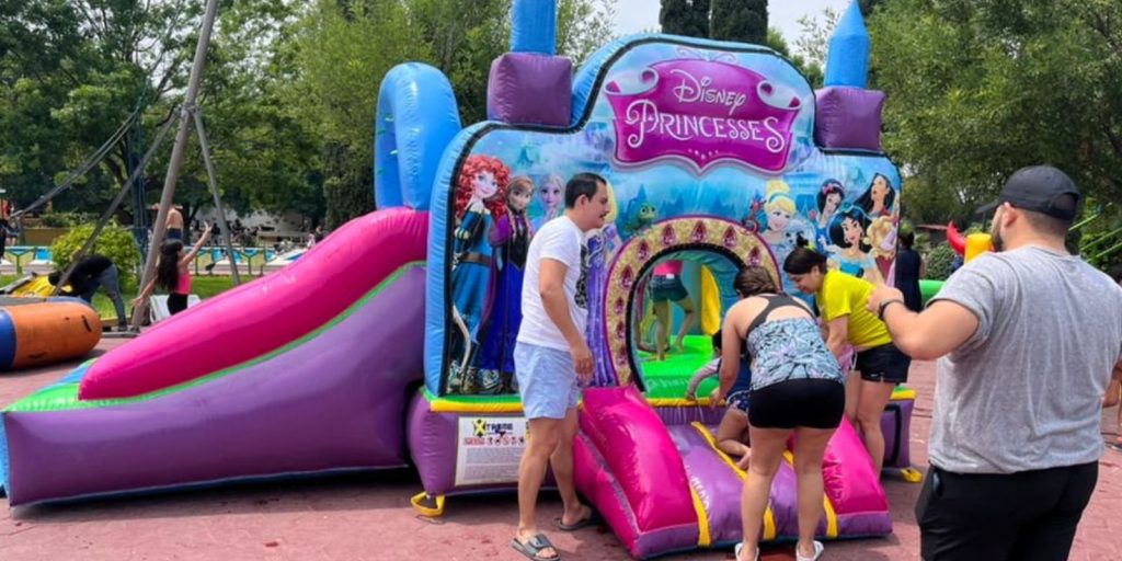 Renta de Inflable con varias temáticas para niñas