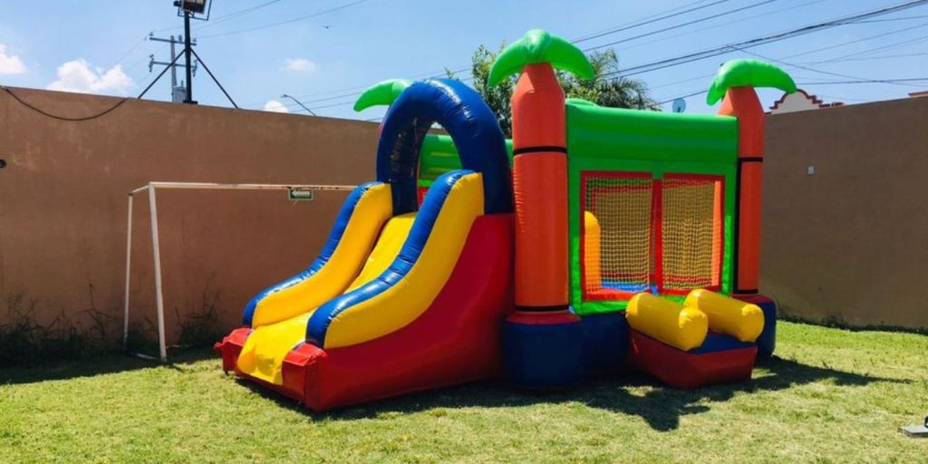 Renta de Inflable con Palmas